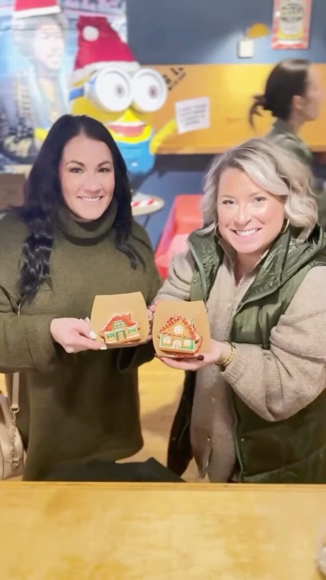 Wednesday December 3rd @bistroonbridge hosted a Christmas themed Craft Night with @studio323pxv & @perchplants sponsored by @sgwinespirits. Tasty cocktails & swag were to be had featuring @teremana & @makersmark spirits 🎅🏻🎄🥃

We plan to host more in 2️⃣0️⃣2️⃣6️⃣ and we
promise you won’t want to miss out!

#bistroonbridge #phoenixville #craftnight #teremana #makersmark